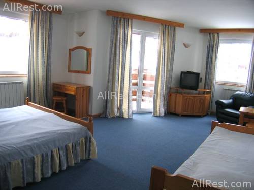 Martin Hotel 8